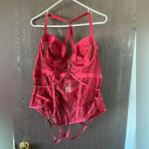 STRAPS AND RINGS LACE BODYSUIT WITH OPEN BACK